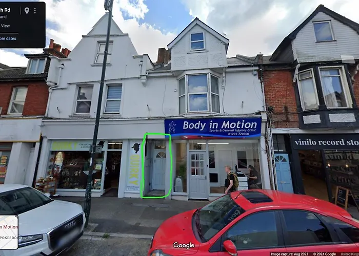 4 Sleeps And Travel Cot- Close To Beach And Restaurants